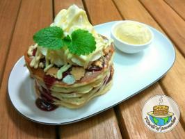 Lunch w World of Pancakes